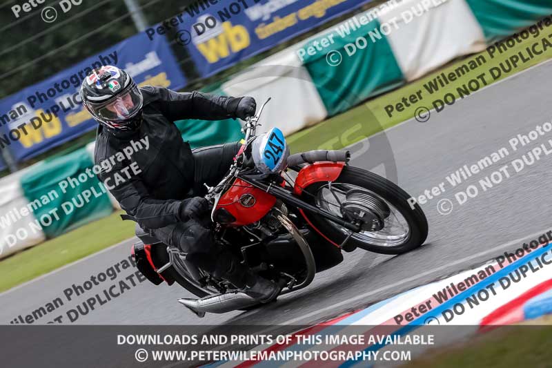 Vintage motorcycle club;eventdigitalimages;mallory park;mallory park trackday photographs;no limits trackdays;peter wileman photography;trackday digital images;trackday photos;vmcc festival 1000 bikes photographs